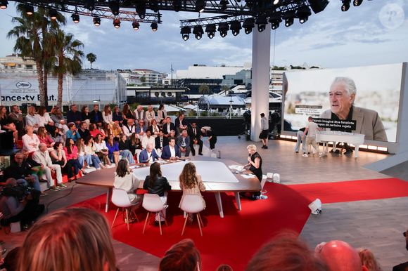 Exclusif - Anne-Elisabeth Lemoine, sur le plateau de l'émission "C à vous" lors du 78ème Festival International du Film de Cannes, France, le 14 mai 2025. © Jack Tribeca/Bestimage