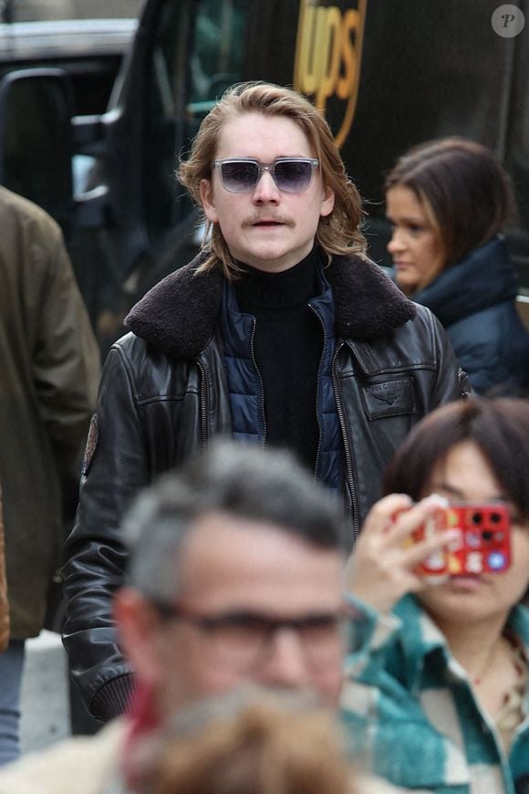 Arthur, petit-fils de Marion Game arrivant à la cérémonie d'enterrement de l'actrice Marion Game à l'église Saint Roch à Paris, France le 31 mars 2023. Photo by Nasser Berzane/ABACAPRESS.COM