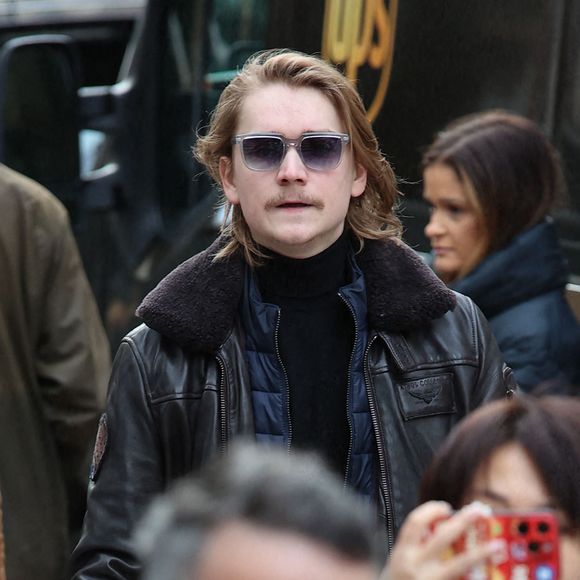 Arthur, petit-fils de Marion Game arrivant à la cérémonie d'enterrement de l'actrice Marion Game à l'église Saint Roch à Paris, France le 31 mars 2023. Photo by Nasser Berzane/ABACAPRESS.COM
