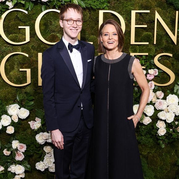 Jodie Foster et son fils Kit Bernard au photocall de la 82ème cérémonie des Golden Globes à l'hotel The Beverly Hilton de Los Angeles, Californie, Etats-Unis, le 5 janvier 2025. © RALL/Backgrid USA/Bestimage
