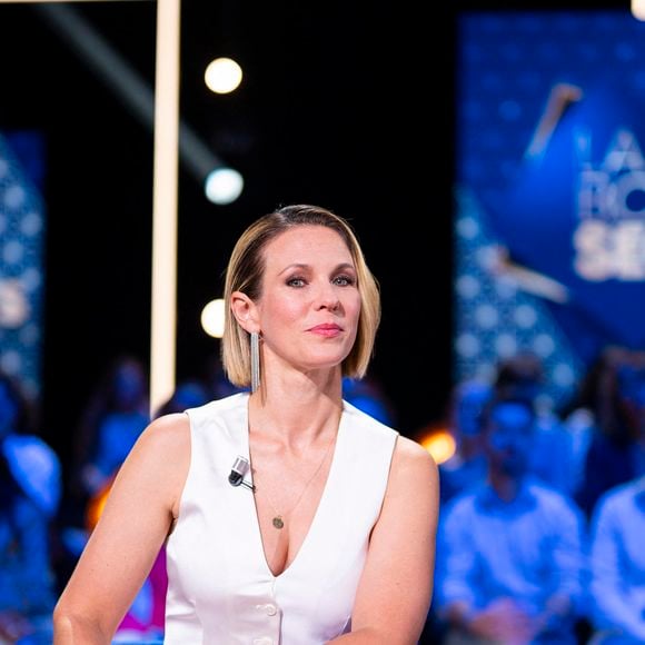 Exclusif - Lorie (Laure Pester) lors de l'enregistrement de l'émission "La Boîte à secrets", présentée par F.Bollaert et diffusée le 3 octobre 2025 sur France 3, dans les studios du Lendit à Saint-Denis, Seine Saint-Denis, France, le 9 septembre 2025. © Pierre Perusseau/Bestimage