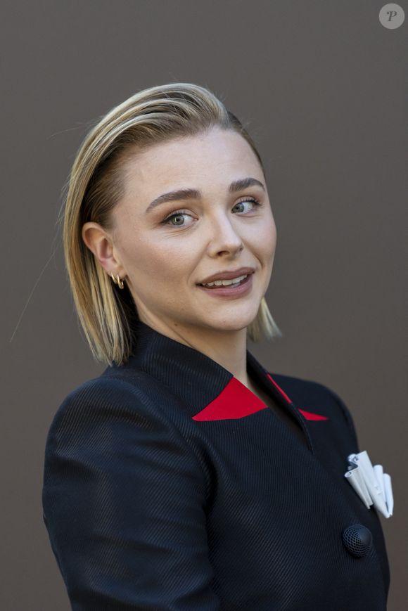 Chloë Grace Moretz - Photocall pour le défilé "Louis Vuitton" prêt à porter printemps / été 2025 lors de la fashion week à Paris le 1er octobre 2024. © Olivier Borde /Bestimage