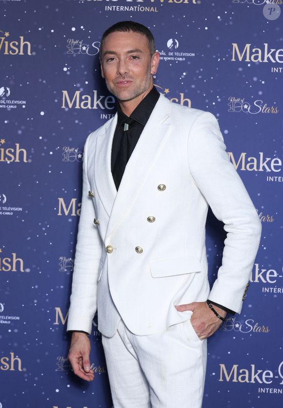 La production l'avait mis en couple avec Maëlle de "The Voice", mais cette dernière s'est désistée.

Maxime Dereymez - Photocall de la soirée "Make a wish" lors 63ème édition du Festival de television de Monte-Carlo à Monaco le 16 juin 2024.  © Denis Guignebourg/Bestimage