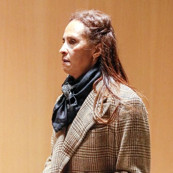 Exclusif - Karine Silla entre par l'entrée "défense" à l'ouverture du procès de Gérard Depardieu pour agressions sexuelles sur deux femmes lors d'un tournage de film en 2021, au tribunal correctionnel de Paris, France, le 24 mars 2025. © Christophe Clovis/Bestimage