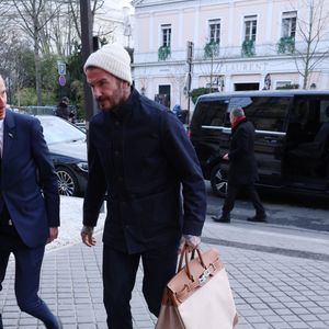 David Beckham arrive à l'hôtel La Réserve, quelques heures avant que sa femme V.Beckham soit faite Chevalier des Arts et des Lettres à Paris, le 26 janvier 2026, en marge de la Fashion Week.
© Denis Guignebourg / Bestimage