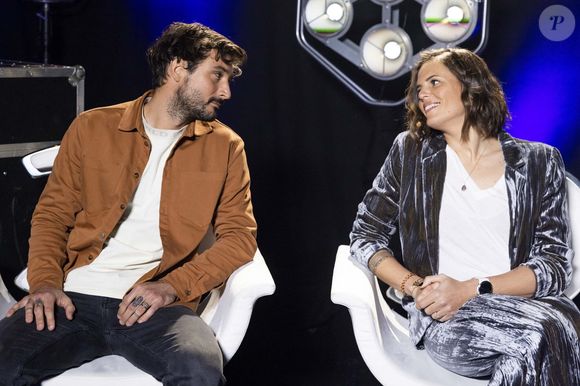 Exclusif - Jeremy Frerot et sa femme Laure Manaudou - Backstage - Enregistrement de l'émission "La Chanson secrète 11" à Paris, diffusée le 24 juin sur TF1. Le 15 janvier 2022
© Cyril Moreau / Bestimage