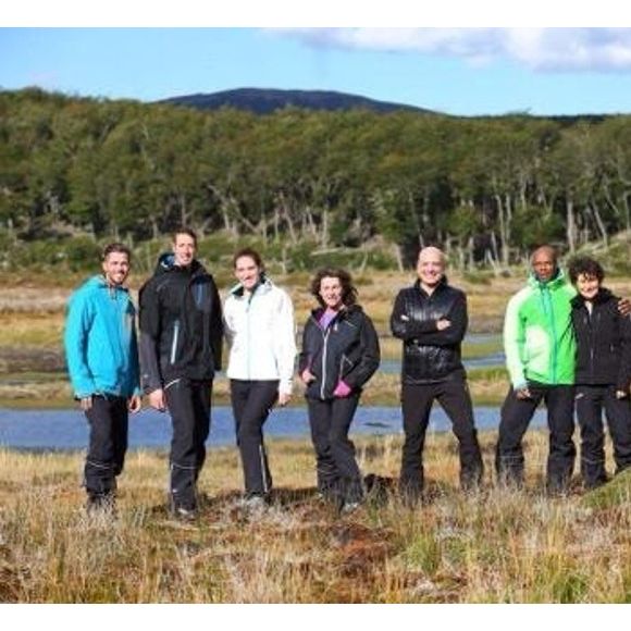 Parmi les victimes, des sportifs de haut niveau comme Florence Arthaud, Alexis Vastine et Camille Muffat.

L'équipe de "Dropped", Camille Muffat, Alain Bernard, Jeannie Longo, Sylvain Wiltord, Alexis Vastine, Philippe Candeloro, Laurence Arthaud, Anne-Flore Marxer encadrent l'animateur Louis Bodin. DR