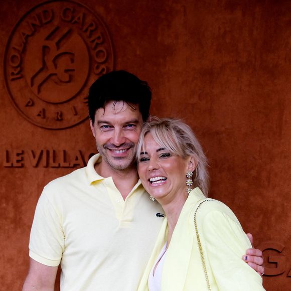 Cet été, Élodie Gossuin ne chômera pas. 

Elodie Gossuin et son mari Bertrand Lacherie au village lors des Internationaux de France de Tennis de Roland Garros 2022 à Paris, France. © Dominique Jacovides/Bestimage