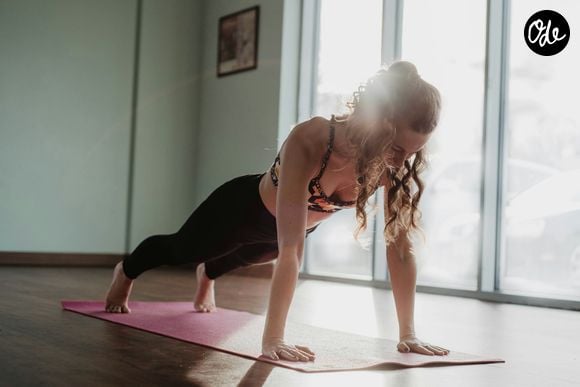 Les experts recommandent de réaliser la planche.

Position de Pilates