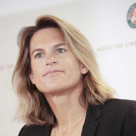 L’ancienne sportive a eu deux enfants, Aaron (né en 2015) et Ayla (née en 2017)

Amélie Mauresmo - Conférence de presse Roland Garros 2025 - Paris, France, le 17 avril 2025. © Jack Tribeca / Bestimage
