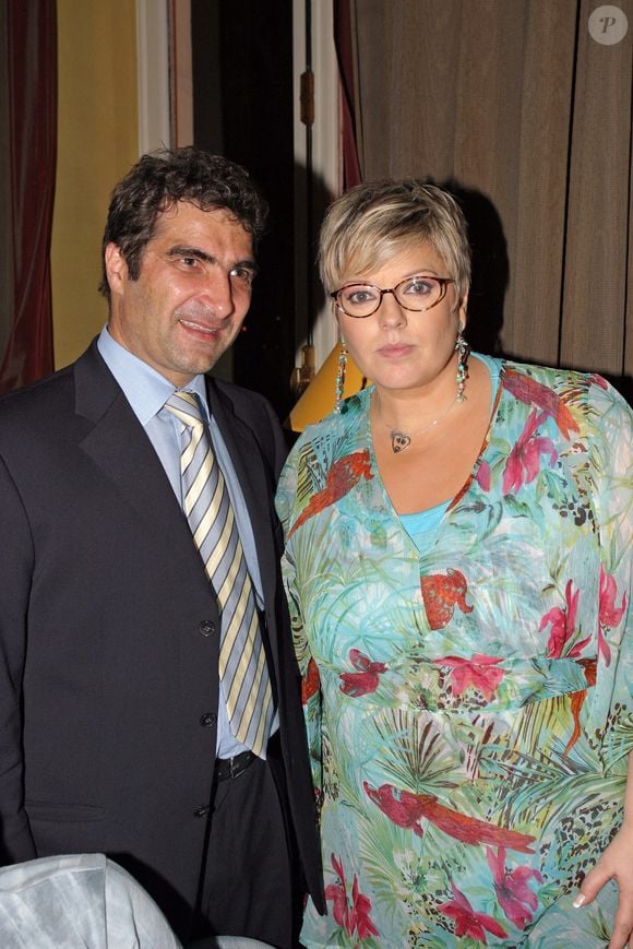 Le ministre Christian Jacob et Laurence Boccolini lors de l'after party du spectacle de Mezrahi au Stade de France, qui s'est tenue à l'Etoile Club à Paris le 18 mars 2005. Photo by Benoit Pinguet/ABACA