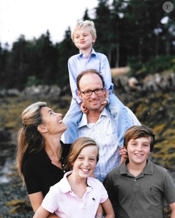 Il était atteint d'une maladie mitochondriale liée au gène POLG, diagnostiquée à ses 14 ans. 

Frederik de Nassau en famille, Instagram @polgfoundation