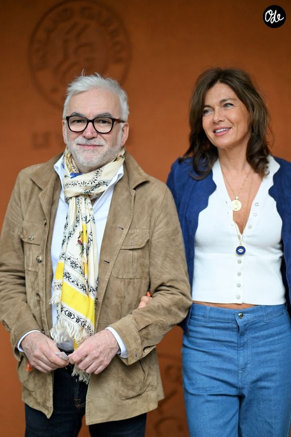 Pascal Praud et Catherine Bancarel assistent à la quatorzième journée de Roland-Garros 2026, le 6 juin 2026 à Paris, en France. Photo de Franck Castel/Abaca