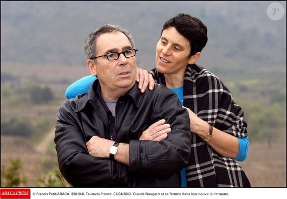 © Francis Petit/ABACA. 33819. Tautavel-France, 07/04/2002. Claude Nougaro et sa femme Helene dans leur nouvelle demeure