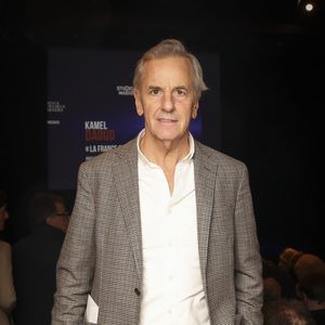Interrogé sur la place de ses enfants dans l'entreprise familiale, Bernard de La Villardière évoque un sujet souvent abordé : celui du piston.

Exclusif - Bernard de La Villardière venu en spectateur, lors des Rencontres de La Revue des Deux Mondes, au Studio Marigny, Paris, France, le10 mars 2026. 
© Jack Tribeca / Bestimage