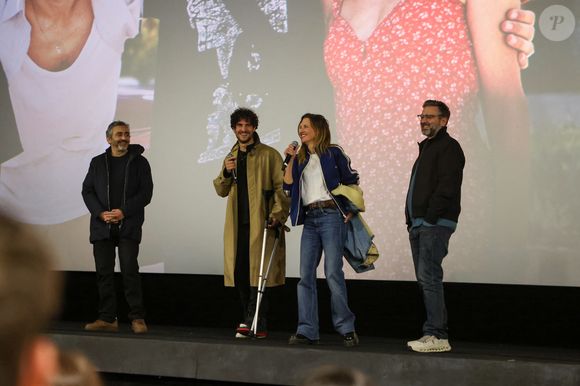 Eric Toledano, Louis Garrel, Camille Cottin et Olivier Nakache - Avant-première du film "Juste une illusion" au Méga CGR à Villenave-d'Ornon près de Bordeaux le 12 mars 2026. © Jean-Marc Lhomer/Bestimage.