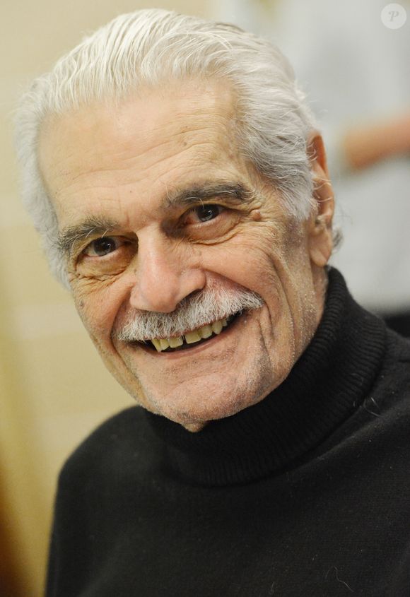 Omar Sharif a notamment été rendu célèbre pour son rôle dans Lawrence d'Arabie.

Omar Sharif lors de la conférence de presse pour la vente aux enchères de la "Federation fund's" à Moscou, le 28 novembre 2014. Les fonds recueillis iront des centre pour les enfants de la région de Moscou.