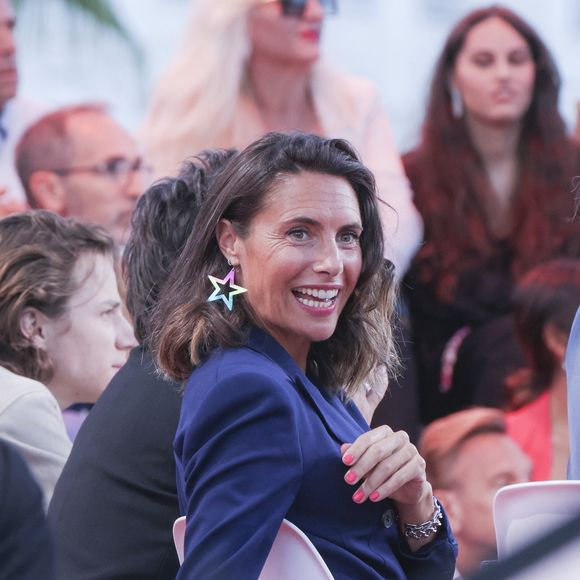 Elle insiste aussi sur le fait qu’il n’existe aucune recette miracle pour réussir une famille recomposée.

Alessandra Sublet - Emission "C à vous" lors du 76ème Festival International du Film de Cannes le 24 mai 2023. © Jack Tribeca / Bestimage