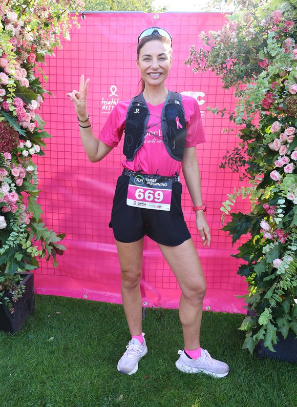 Exclusif - Ariane Brodier lors du Triathlon des Roses au parc de Saint-Cloud, France, le 21 septembre 2024. © Denis Guignebourg/BestImage