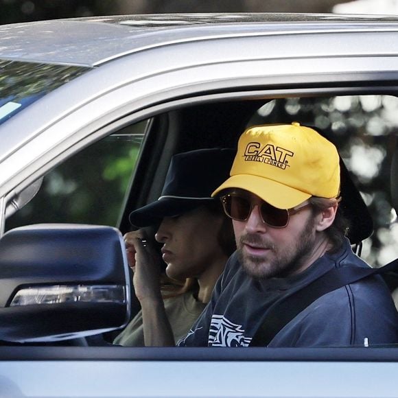 Ryan Gosling et Eva Mendes, fraîchement débarqué de Londres où Ryan a tourné le très attendu Star Wars : Starfighter (avec des rumeurs selon lesquelles Eva le rejoindrait à l'écran en tant qu'épouse), revient au Montecito ensoleillé, en Californie, pour un peu de magie de vacances. 17/12/2025

Photo : Backgrid USA / Bestimage
