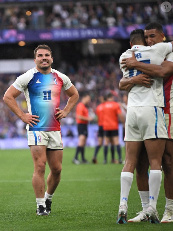 Un an jour pour jour après cet exploit, Antoine Dupont n’a pu s’empêcher de revenir sur ce moment d’anthologie via une publication Instagram.

Antoine Dupont de France (11) - Action pendant la finale olympique de rugby à 7 entre la France et Fidji au Stade de France à Saint-Denis, au nord de Paris, le 27 juillet 2024. Photo by Eliot Blondet/ABACAPRESS.COM