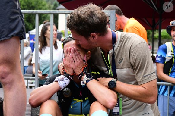 Exclusif - Marine Lorphelin (Miss France 2013) participe et finit la course MCC, 40 kms et 2300m de dénivelé positif, en marge de l'Ultra Trail du Mont Blanc (UTMB) à Chamonix le 26 août 2024.
Son compagnon Stanislas Gruau l'a soutenu sur tout le parcours
© Romain Doucelin / Bestimage