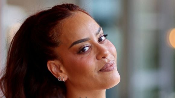 "Il fallait qu'on..." : Amel Bent confie pourquoi elle a pardonné ses déboires judiciaires à son compagnon