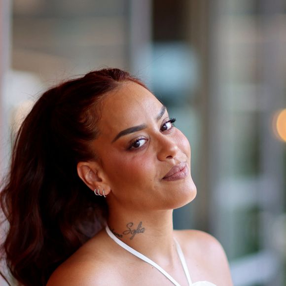 Amel Bent et Patrick Antonelli ont eu trois enfants : Sofia, Nana et Zayn.

Amel Bent - Célébrités au Village lors des Internationaux de France de tennis de Roland Garros à Paris. © Jacovides-Moreau/Bestimage