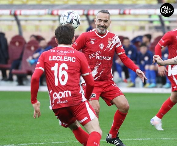 Youri Djorkaef et Charles Leclerc (de dos) - Sixième édition de la Fight Aids Cup, un match de football caritatif au stade Louis II à Monaco, le 25 janvier 2026 © Dylan Meiffret / Nice Matin / Bestimage