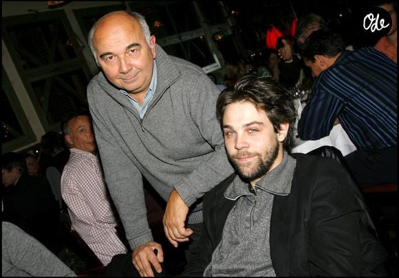 Exclusif - Arthur et Gérard Jugnot - Premier championnat de pétanque molle organisée au café de la Jatte à Neuilly  DOMINIQUE JACOVIDES / BESTIMAGE