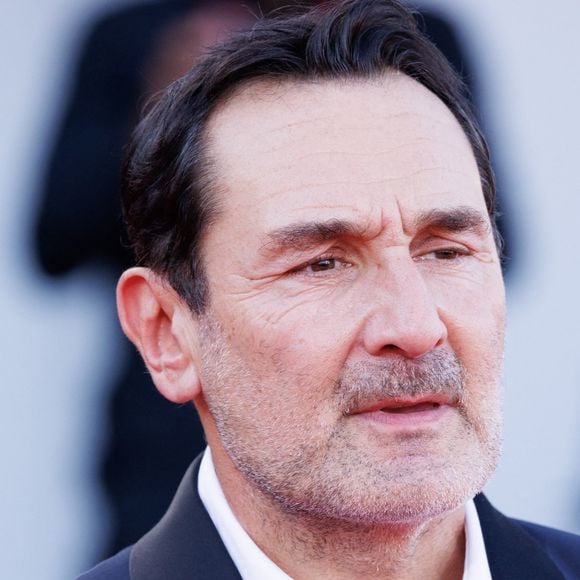 Avec ses plats traditionnels et ses menus accessibles - il faut compter 36 euros pour un repas complet -, ce lieu typiquement parisien coche décidément toutes les cases pour le comédien !

Gilles Lellouche assiste au tapis rouge de la cérémonie de clôture 2025 lors du 82ème Festival International du Film de Venise le 06 septembre 2025 à Venise, Italie. © Cinzia Camela/LPS via ZUMA Press/Bestimage