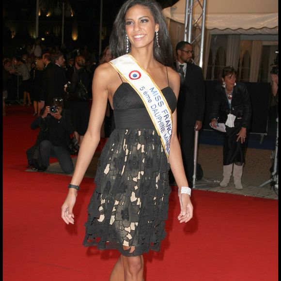 CHLOE MORTAUD, MISS FRANCE 2009 - TAPIS ROUGE DU FILM "JULIE ET JULIA" - 35eme FESTIVAL DU FILM AMERICAIN DE DEAUVILLE