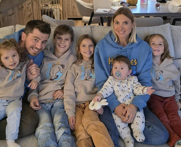 Roxanne et Michel Augoyard à la tête d'une fratrie de cinq enfants dans "Familles nombreuses, la vie en XXL".