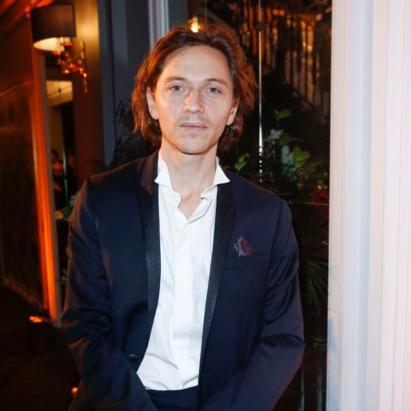 Le chanteur Raphael (Raphaël Haroche) - Dîner de gala de l’association AEM (Un Avenir pour les Enfants du Monde) au bénéfice des enfants du Rwanda organisée par Babeth Djian au Pavillon Ledoyen à Paris, France, le 7 décembre 2017. © Olivier Borde/Bestimage