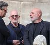Ceux qui souhaitent y participer ce dimanche devront se rendre sur place habillés en noir avec lunettes noires sur le nez.

Marc Lavoine, Marie-France Brière, Philippe Corti - Sorties des obsèques de Thierry Ardisson en l’église Saint-Roch de Paris, France, le 17 juillet 2025. © Clovis-Jacovides/Bestimage