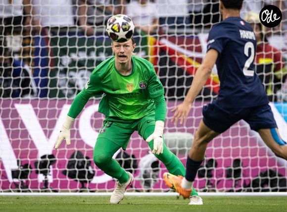 BUDAPEST, HONGRIE - 30 MAI : Matvey Safonov, du Paris Saint-Germain, court après le ballon lors de la finale de la Ligue des champions de l'UEFA 2026 opposant le Paris Saint-Germain à l'Arsenal FC à la Puskas Arena, le 30 mai 2026 à Budapest, en Hongrie © SPP / PsnewZ / Bestimage