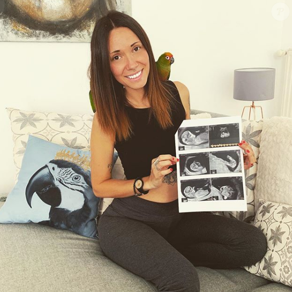 Il s'agit de Lucie, révélée en 2018 dans l'émission.

Lucie de "L'amour est dans le pré" officialise sa grossesse sur Instagram, le 1er août 2019