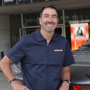 Le troisième enfant de la famille, Sam, est lui aussi skieur de haut niveau mais n'a pas été sélectionné pour ces Jeux.

Luc Alphand - Avant-première du film "Dakar Chronicles" au cinéma MK2 bibliothèque à Paris le 17 juin 2025. © Coadic Guirec/Bestimage