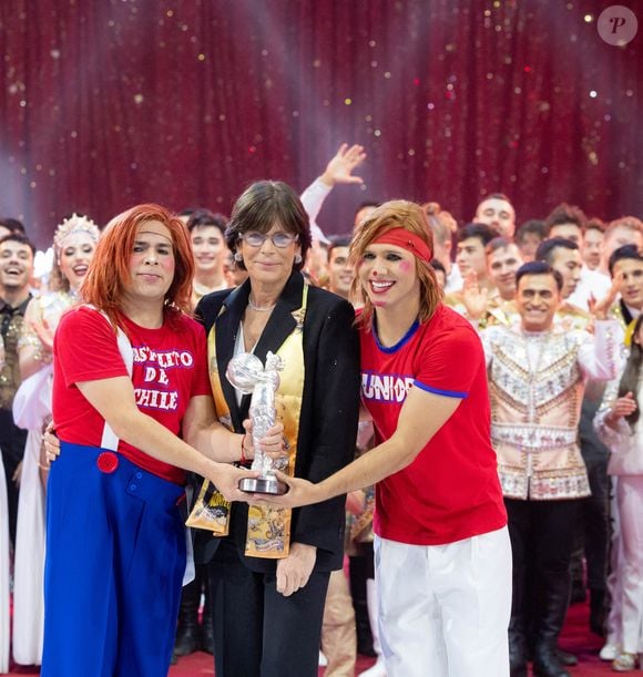 La Princesse Stéphanie de Monaco offre le « Clown d’Argent » à « Pastelito de Chile et Junior » - Soirée de clôture du 47ème Festival International du Cirque de Monte-Carlo sous le chapiteau de Fontvieille à Monaco, le 21 janvier 2025. © Olivier Huitel / Pool Monaco / Bestimage