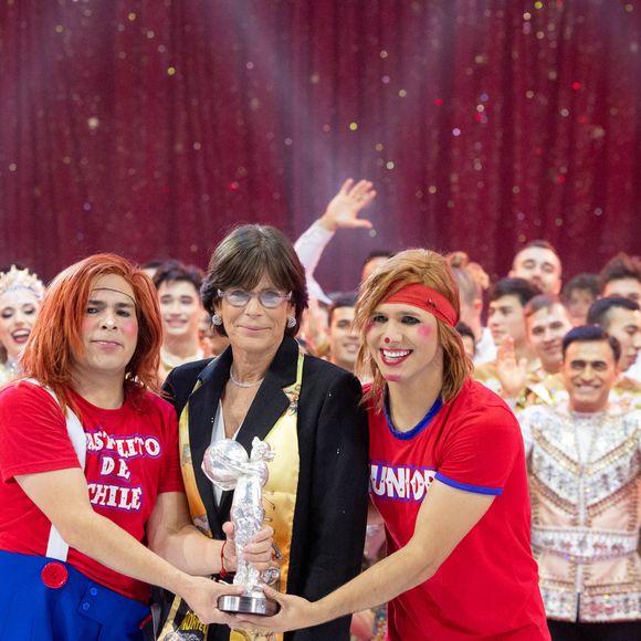 La Princesse Stéphanie de Monaco offre le « Clown d’Argent » à « Pastelito de Chile et Junior » - Soirée de clôture du 47ème Festival International du Cirque de Monte-Carlo sous le chapiteau de Fontvieille à Monaco, le 21 janvier 2025. © Olivier Huitel / Pool Monaco / Bestimage