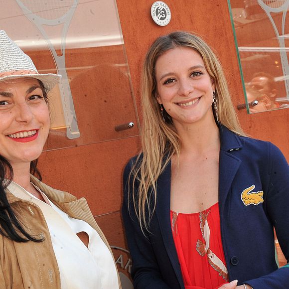 Un homme au parcours étonnant, loin des projecteurs.

Lio et sa fille Nubia - Jour 10 - People aux Internationaux de France de tennis de Roland Garros lors du match de Jo-Wilfrid Tsonga contre Roger Federer le 4 juin 2013.
Bestimage - Jacovides