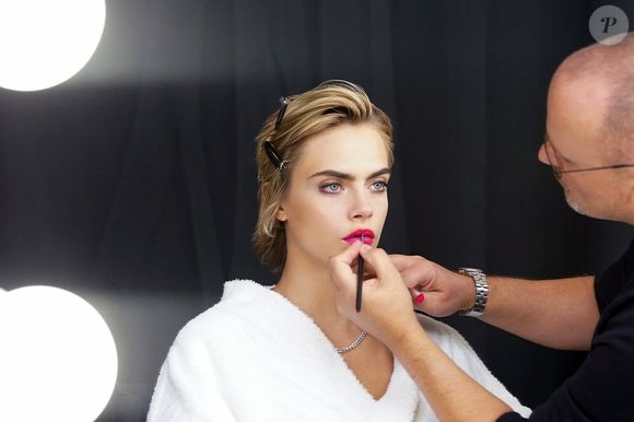 Dior en a fait un must-have incontournable.

Cara Delevingne, le visage de Dior Addict&