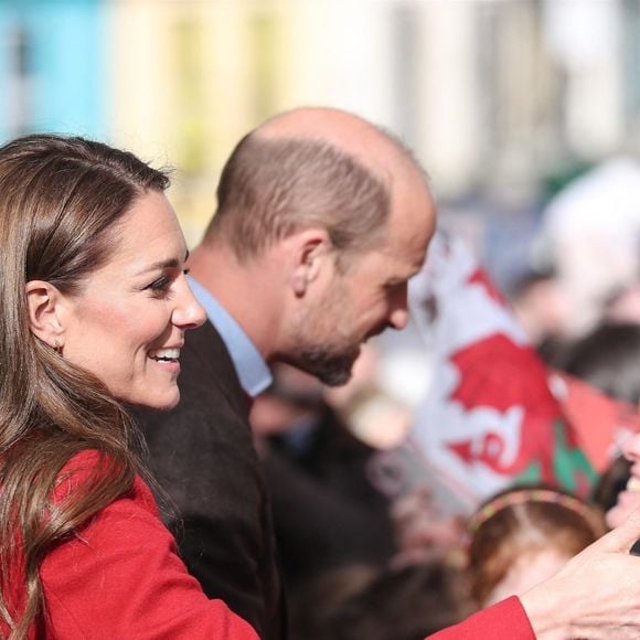Le prince William, prince de Galles, et Catherine (Kate) Middleton, princesse de Galles lors de leur visite royale à Pontypridd, Royaume Uni, le 27 février 2025. © Backgrid UK/Bestimage