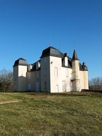 "C'était ce château ou rien" : Pour le prix d'un studio dans son pays, cette journaliste s'offre un bien d'exception en Dordogne