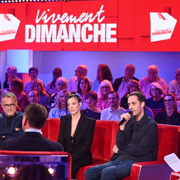 Exclusif - Emmanuel Chaunu, Camille Lellouche, Grand Corps Malade, Michel Drucker lors de l'enregistrement de l'émission Vivement dimanche au studio Rive gauche, présentée par M.Drucker et diffusée le 4 octobre sur France 3, à Paris, France, le 30 septembre 2026. © Guillaume Gaffiot/Bestimage