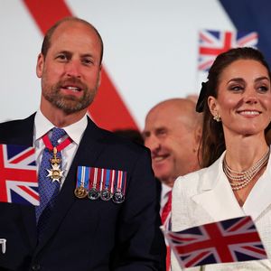 Suite à ces vives critiques, l'un des députés à demander de révoquer le statut d’organisme de bienfaisance de Peta.

Le prince William et Kate Middleton, le 8 mai 2025.

Photo : Chris Jackson/WPA-Pool / Bestimage