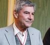 Après avoir quitté Pézenas, dont il était le conseiller municipal, Patrice Drevet s'est installé non loin de la commune de Houdan, à une quarantaine de kilomètres de Versailles.

Exclusif - Patrice Drevet lors de la remise des prix de l'académie Alphonse Allais à paris le 18 novembre 2025 dans les salons d'honneur de la SACD.

Photo : Denis Guignebourg / Bestimage