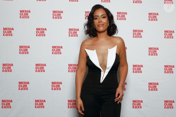 De quoi lui donner plein d'amour avant la sortie le 16 mai de son album "Minuit une"
Exclusif - Amel Bent - Photocall de la cérémonie des "Trophées Media Club Elles 2024" à la SACEM à Neuilly-sur-Seine, France, le 7 février 2024. © Christophe Clovis/Bestimage