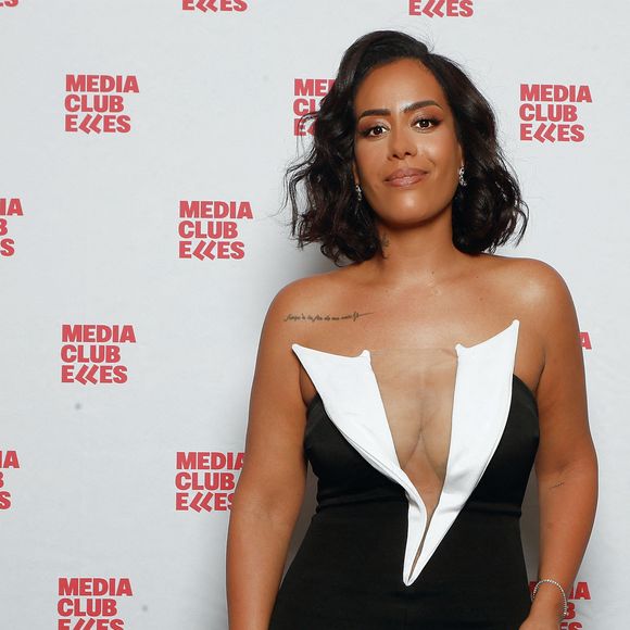 De quoi lui donner plein d'amour avant la sortie le 16 mai de son album "Minuit une"
Exclusif - Amel Bent - Photocall de la cérémonie des "Trophées Media Club Elles 2024" à la SACEM à Neuilly-sur-Seine, France, le 7 février 2024. © Christophe Clovis/Bestimage