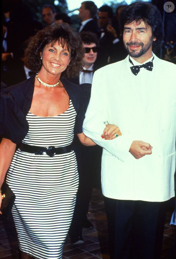 Après son réveil, la mère de famille mène un combat acharné lors d'une douloureuse rééducation, toujours épaulée par son mari Jean-Louis Julian.

Archives - Chantal Nobel et son mari Jean-Louis Julian au festival de Cannes

©Bestimage